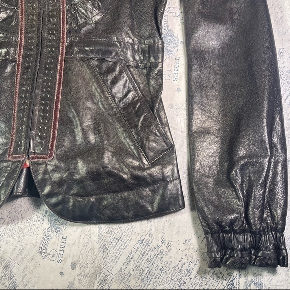 June leather jacket with velvet and stitches decorative details - Picture 3 of 12